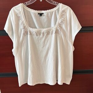 Torrid Cream Floral Embroidered Blouse